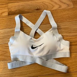 Nike pro sports bra
